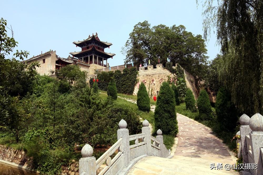 福建土地市场网，连接土地市场与社会的纽带